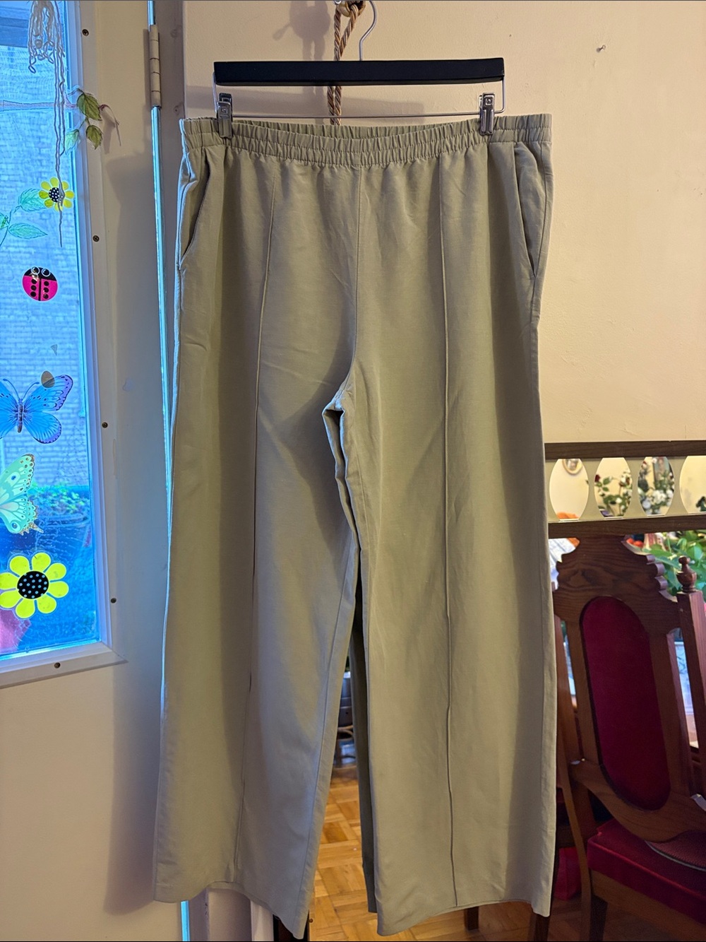 H&M Straight-Leg Pants in Light Sage Green. Viscose. Linen. Cotton